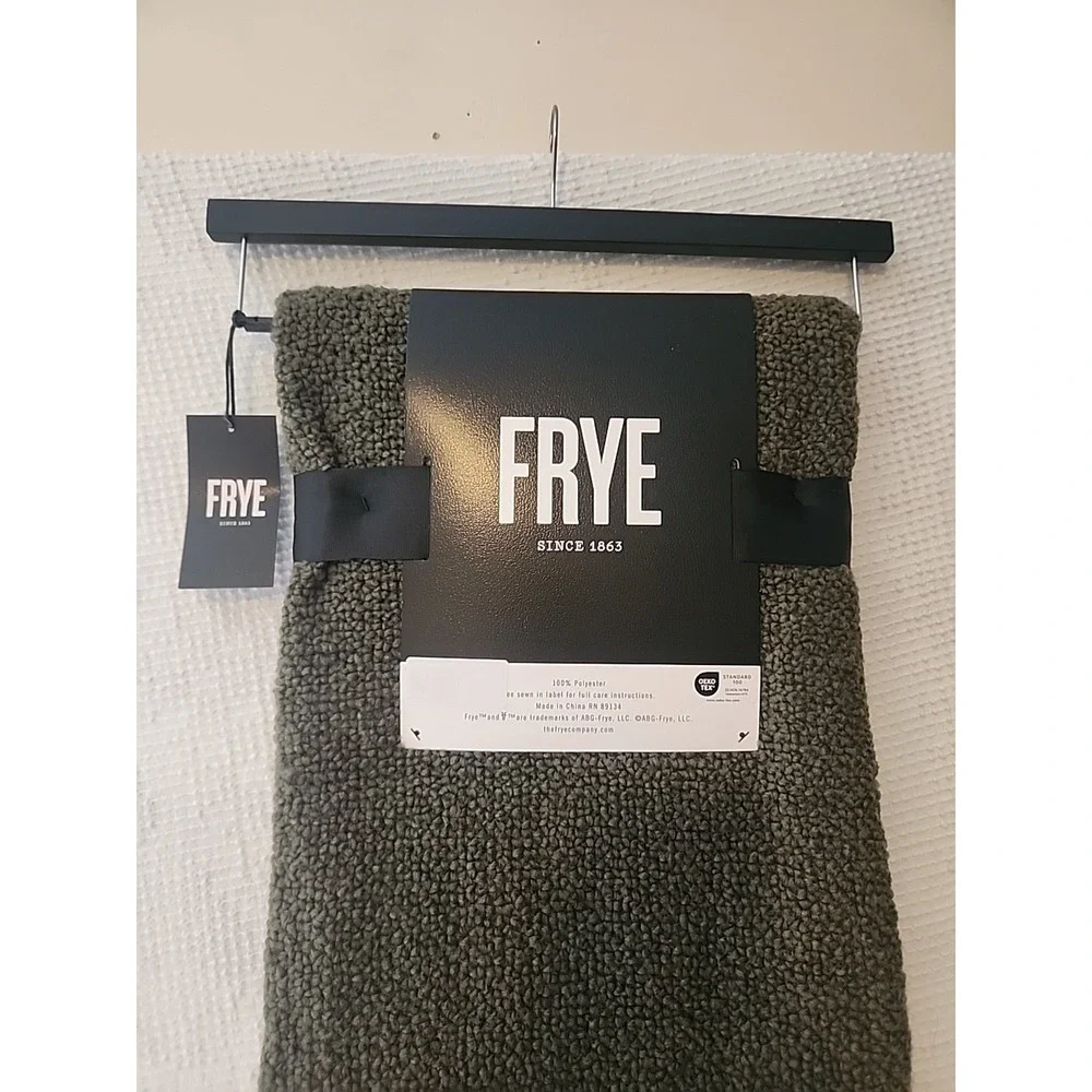Brand‎ New! Oversized Frye Boucle Throw With Fringe Green 50